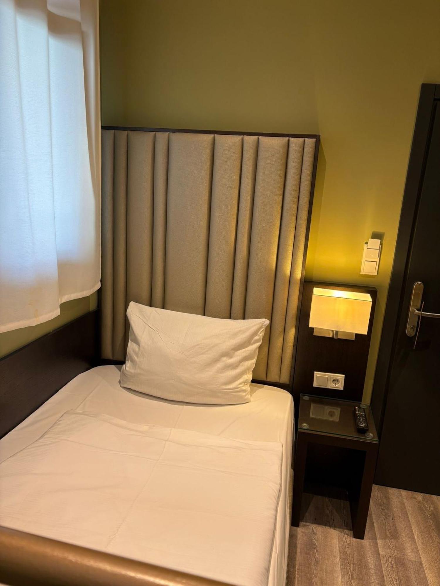 Hotel Athen Kelsterbach Frankfurt Airport Exteriér fotografie